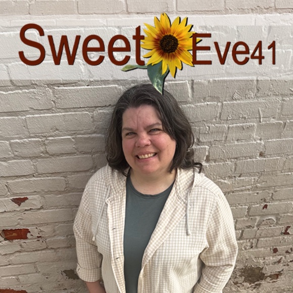 @Sweeteve41 Live Show! Like This to Be Notified When I'm Going Live! - Picture 1 of 4